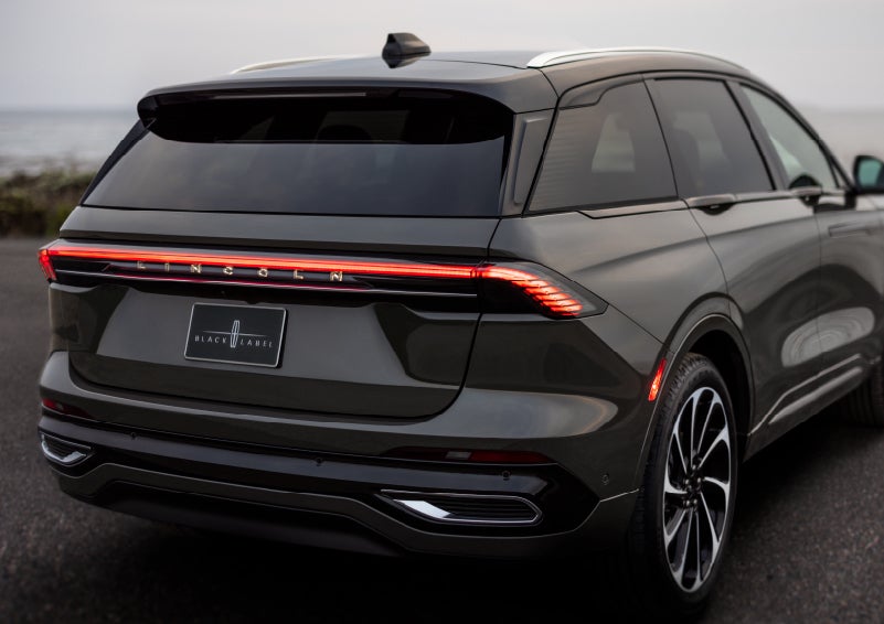 The rear of a 2024 Lincoln Black Label Nautilus® SUV displays full LED rear lighting. | Brinson Lincoln of Corsicana in Corsicana TX